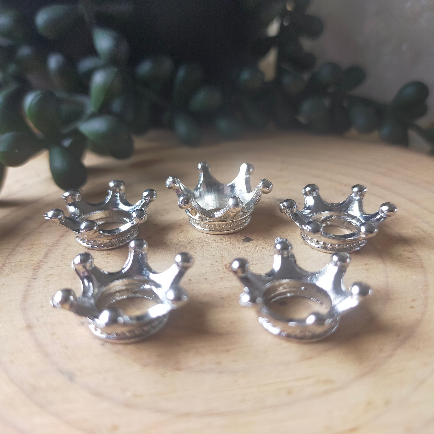 Small Crown Sphere Holder