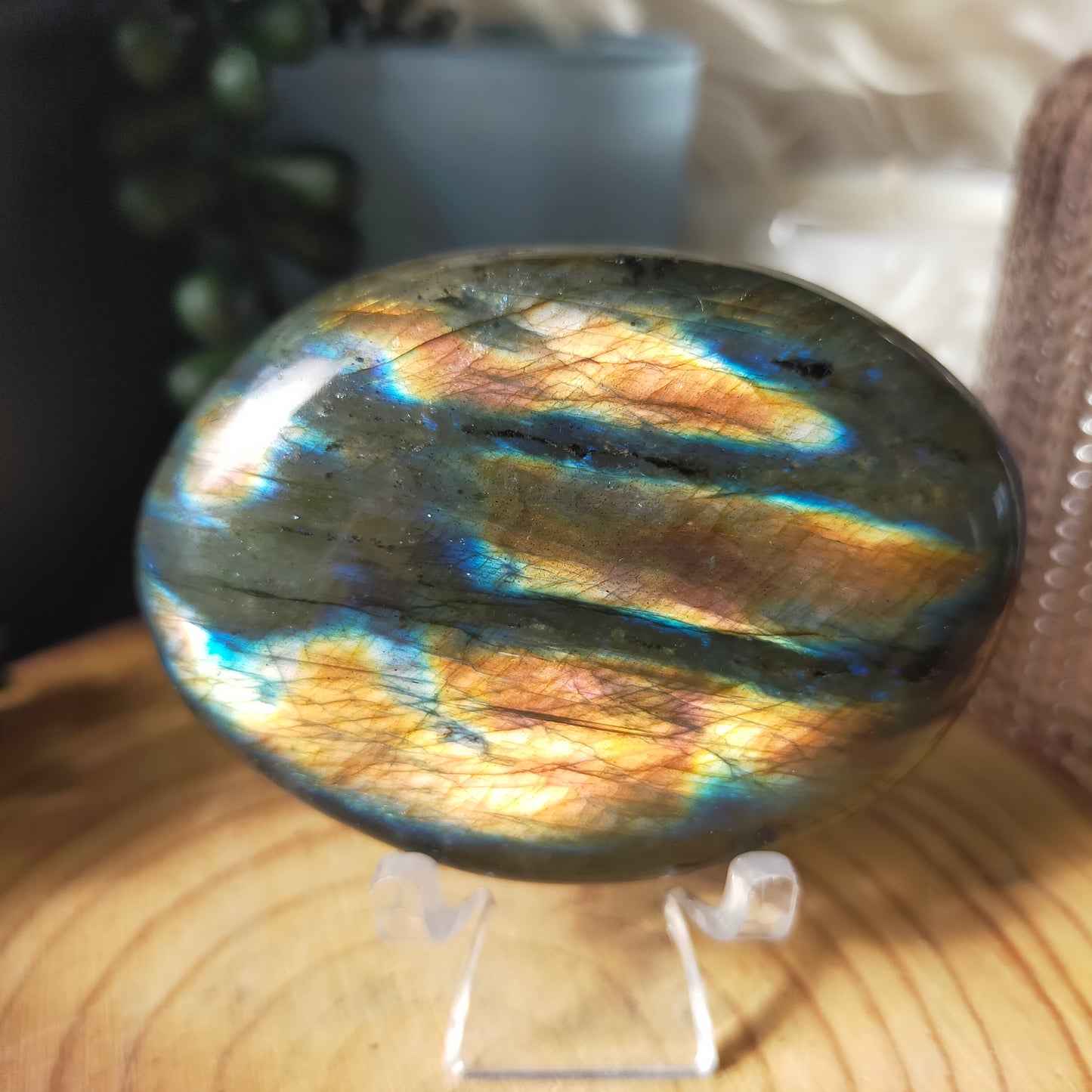 Labradorite Palmstone