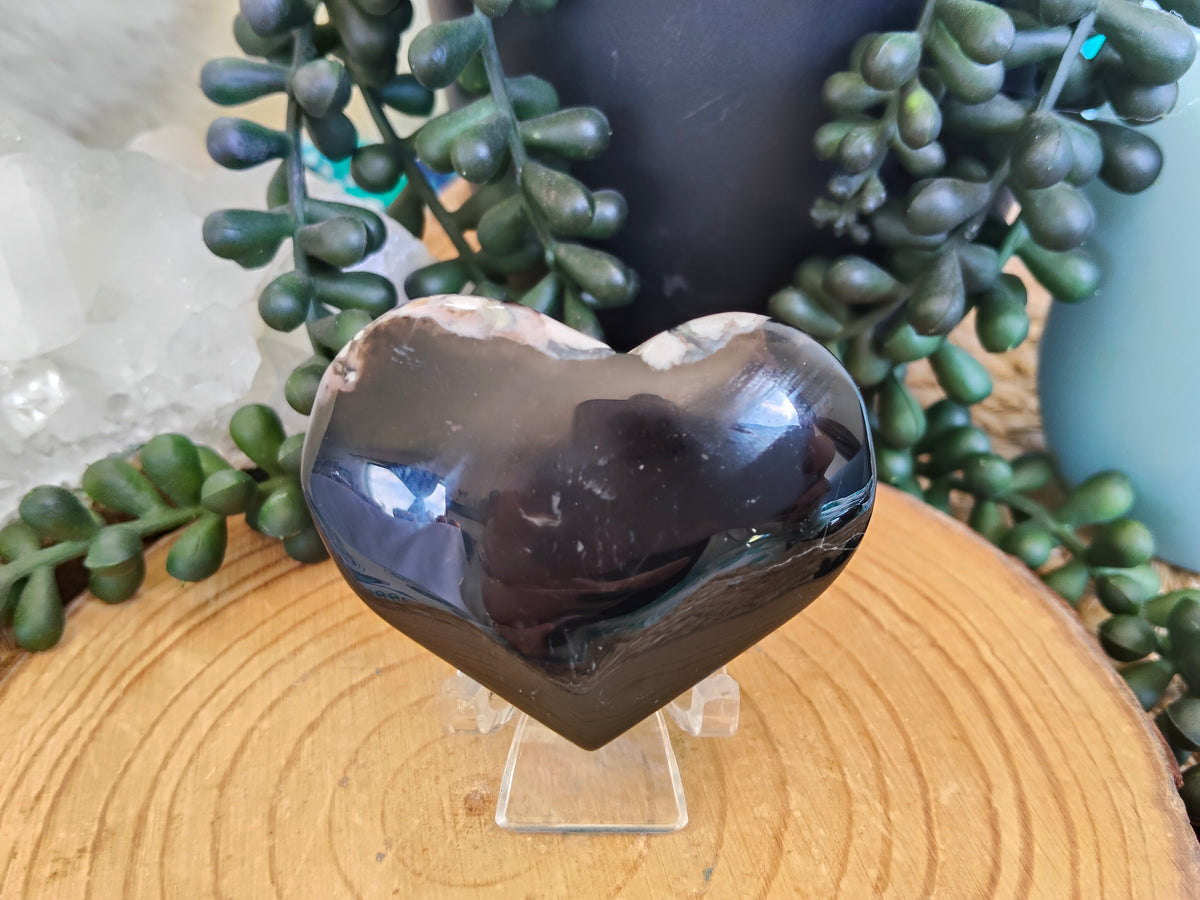 Black Flower Agate Heart