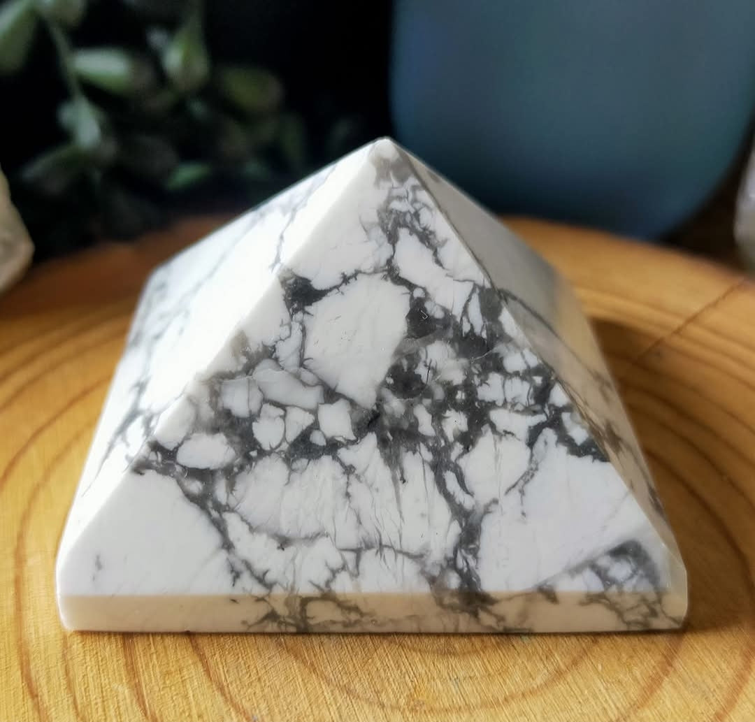 Howlite Pyramid