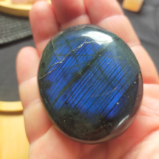 Labradorite Palmstone