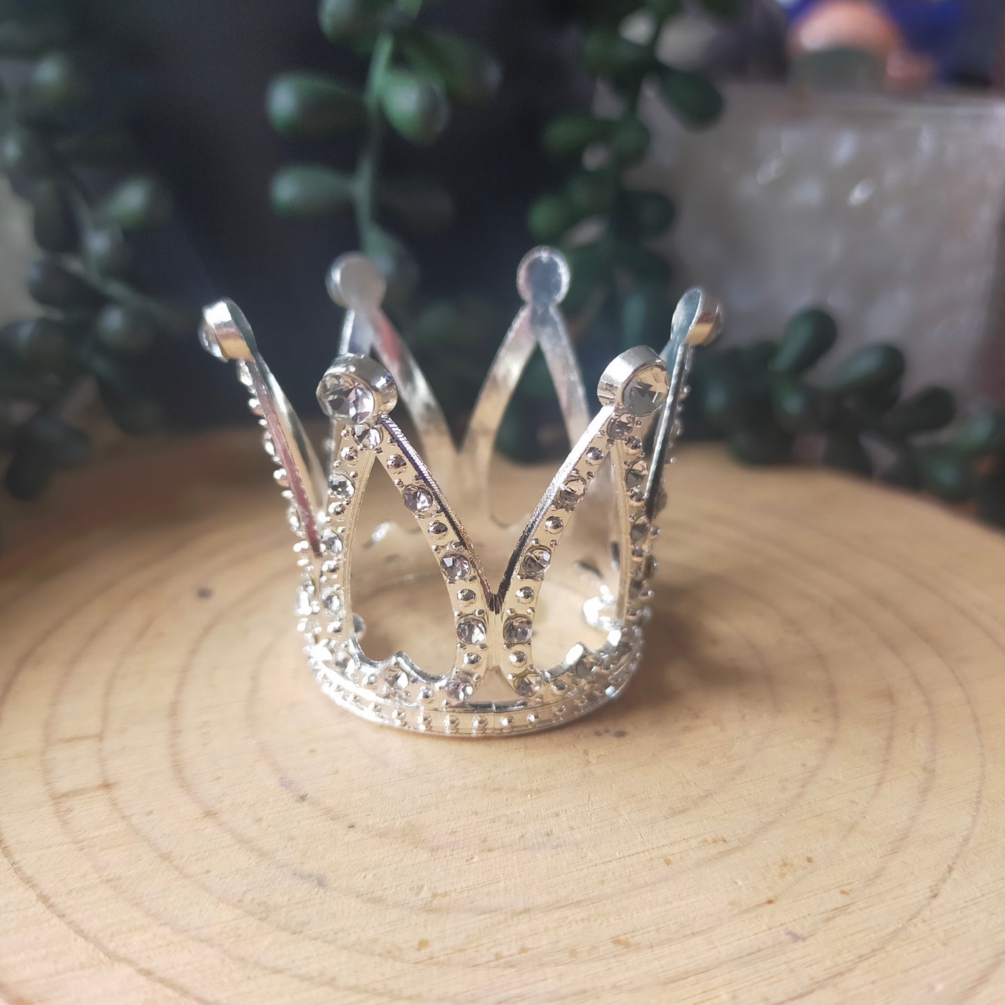 Sparkly Crown Sphere Holder