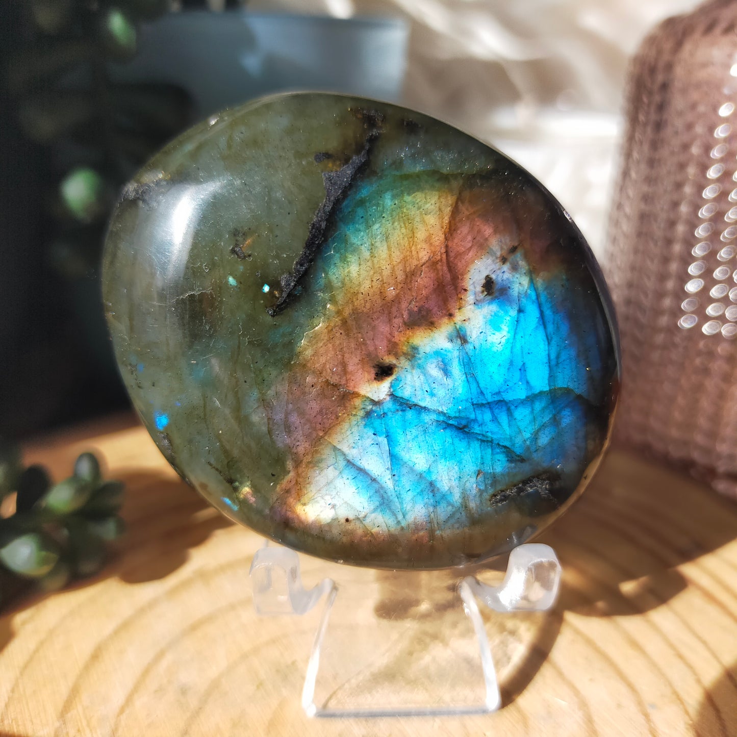 Labradorite Palmstone