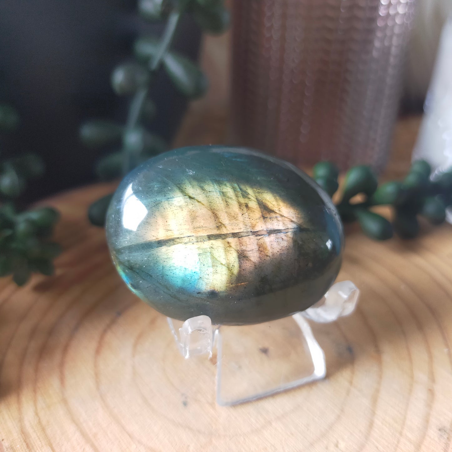 Labradorite Palmstone