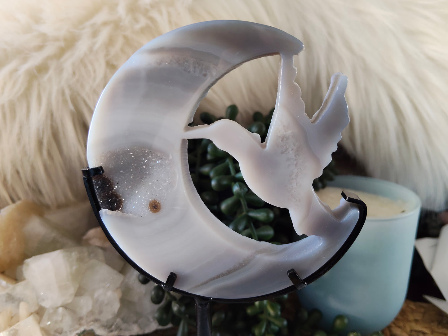 Agate Moon with Hummingbird