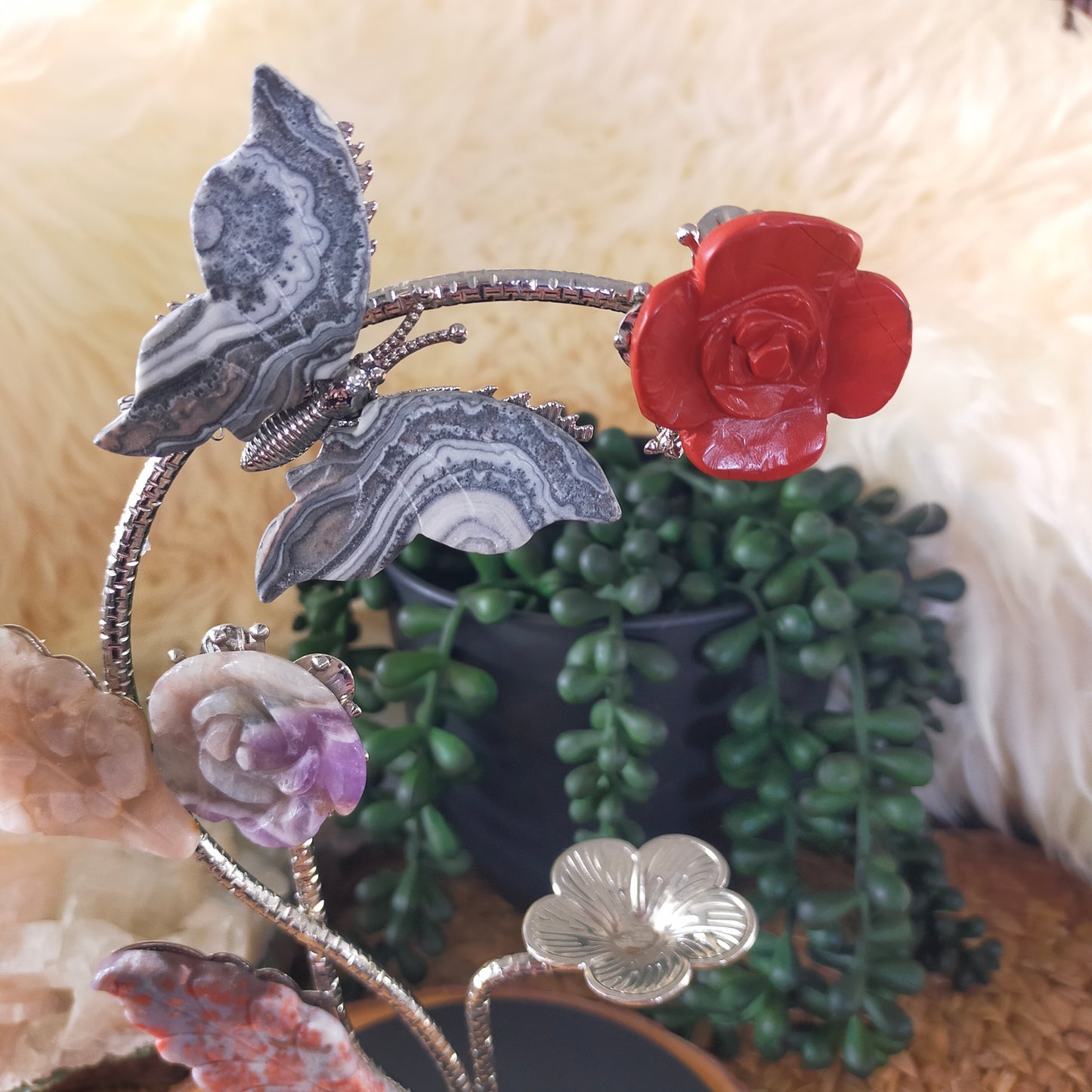 Unique Sphere Holders