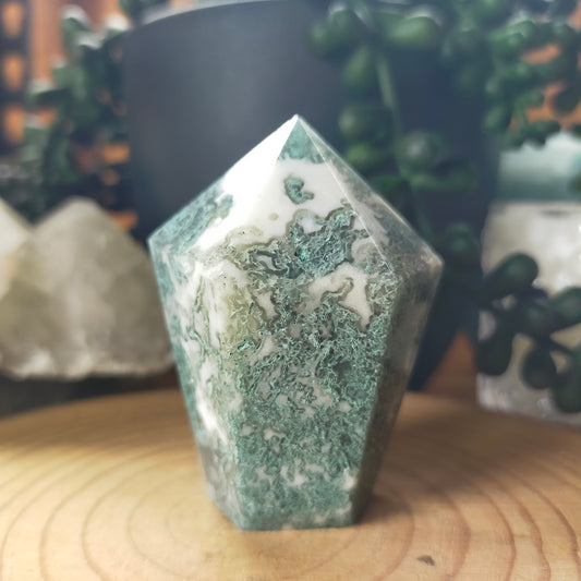 Moss Agate Cupcake Point