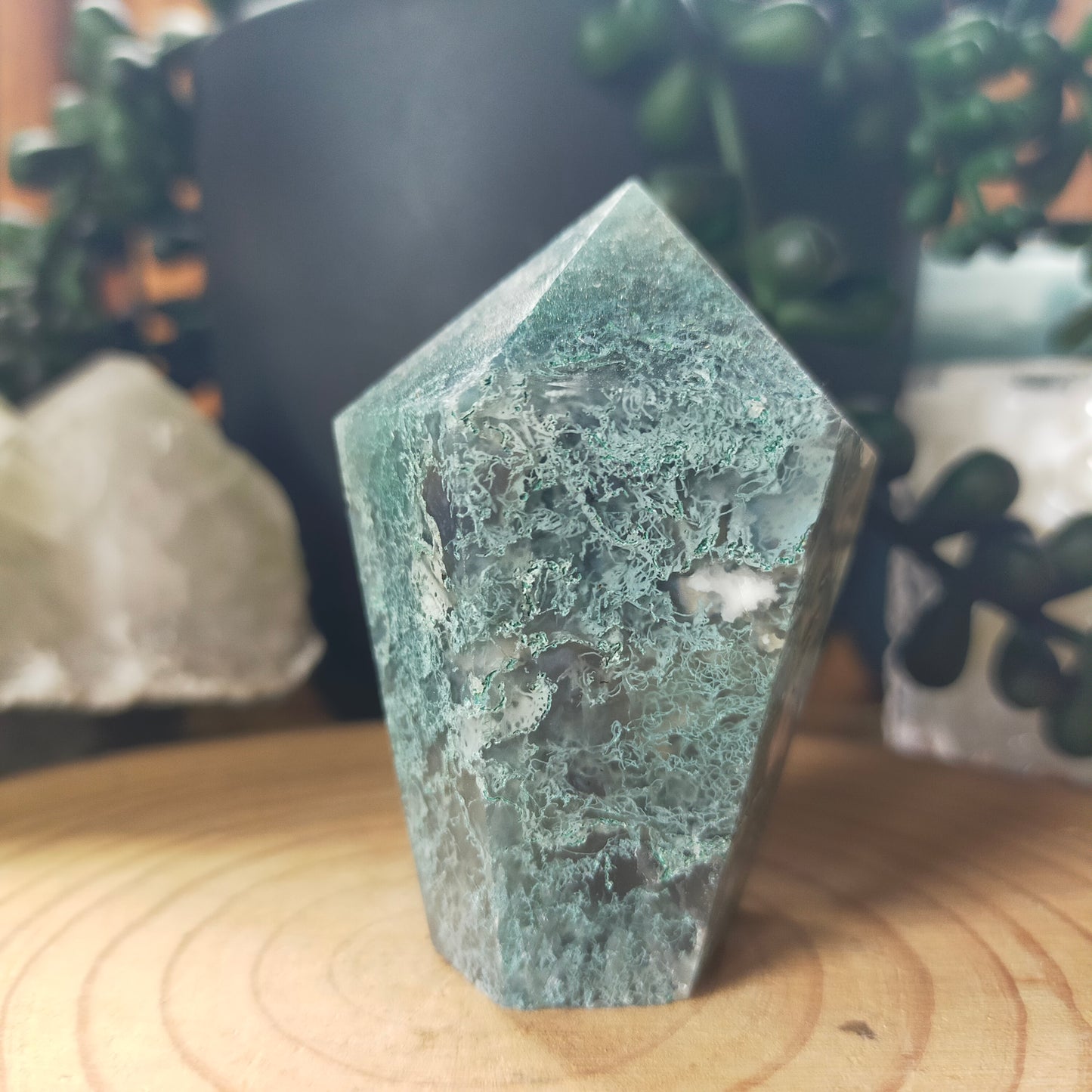Moss Agate Cupcake Point