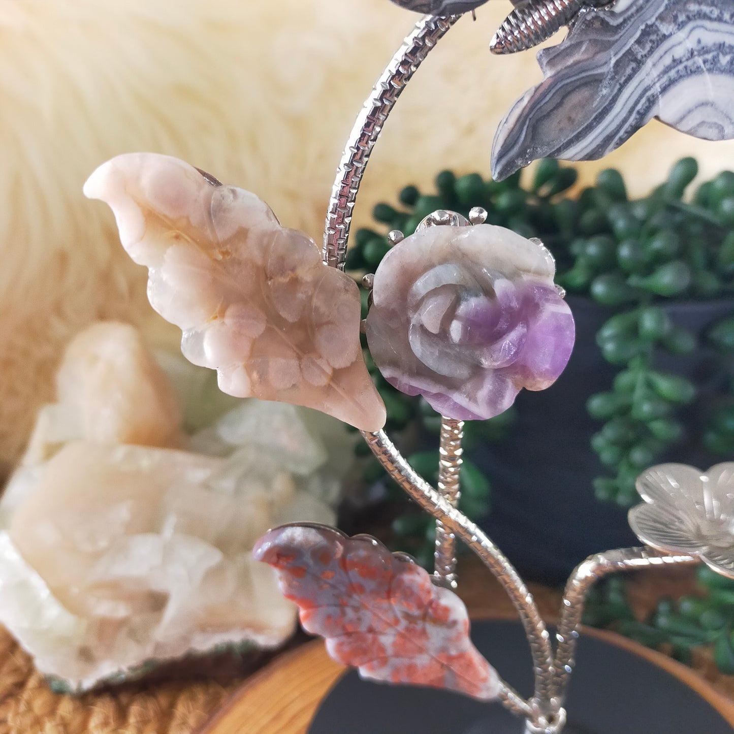 Unique Sphere Holders
