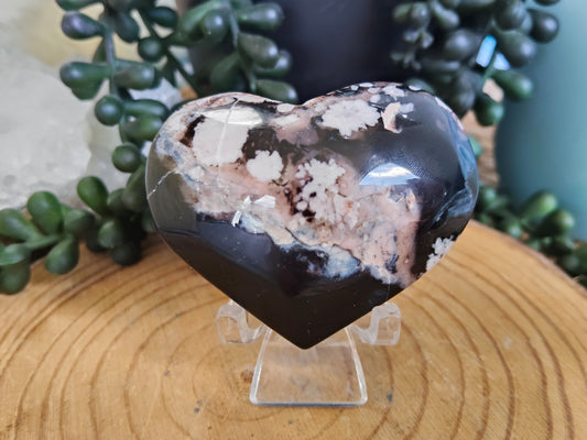Black Flower Agate Heart
