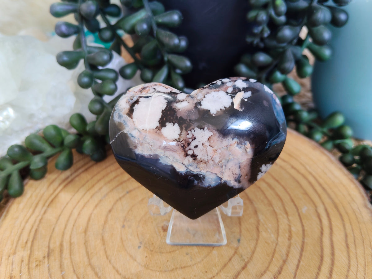 Black Flower Agate Heart