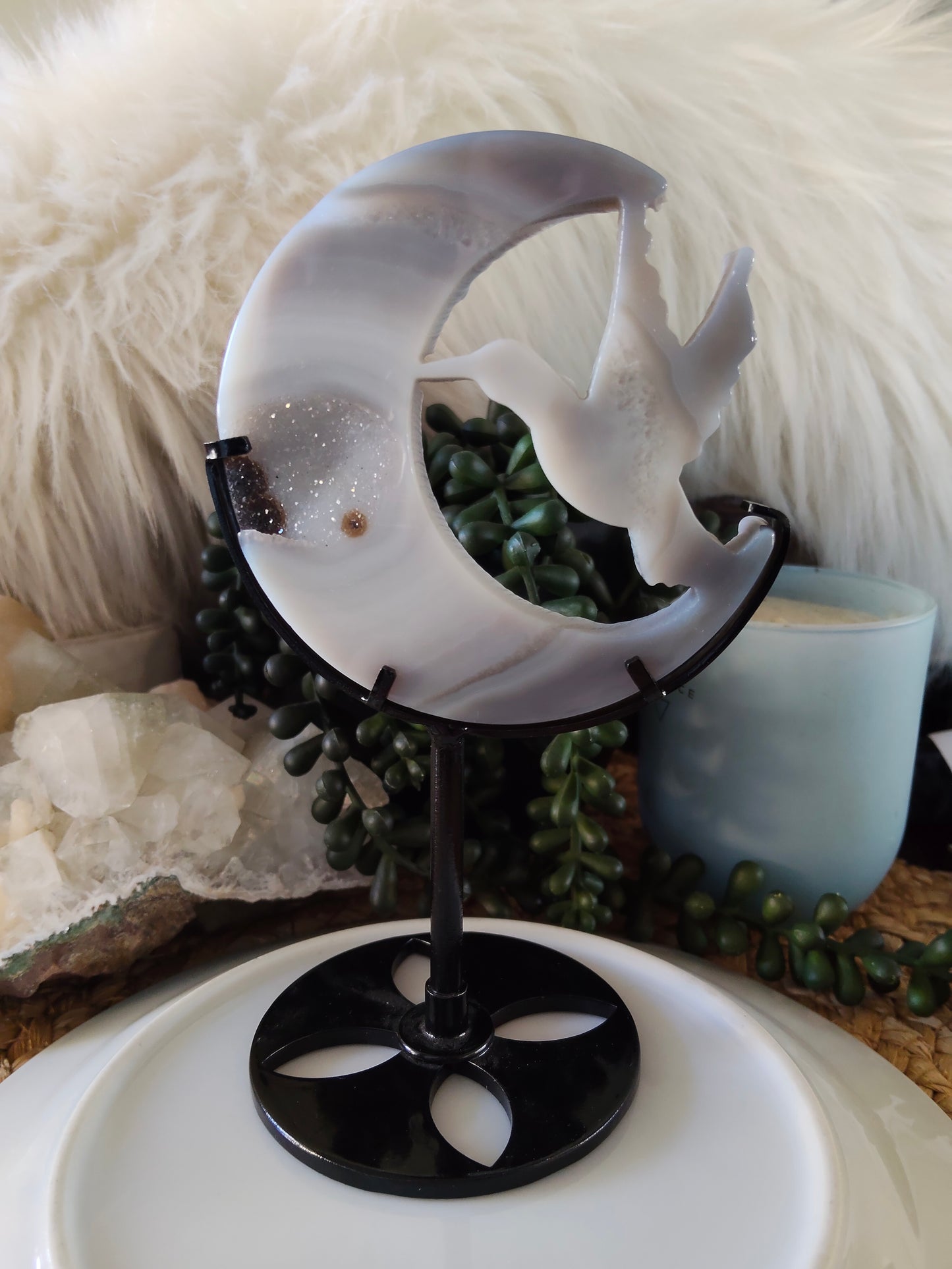 Agate Moon with Hummingbird