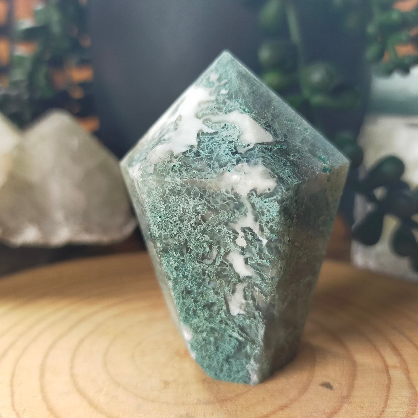 Moss Agate Cupcake Point